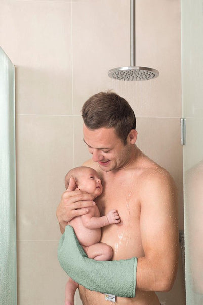 Baby shower glove - donker oker
